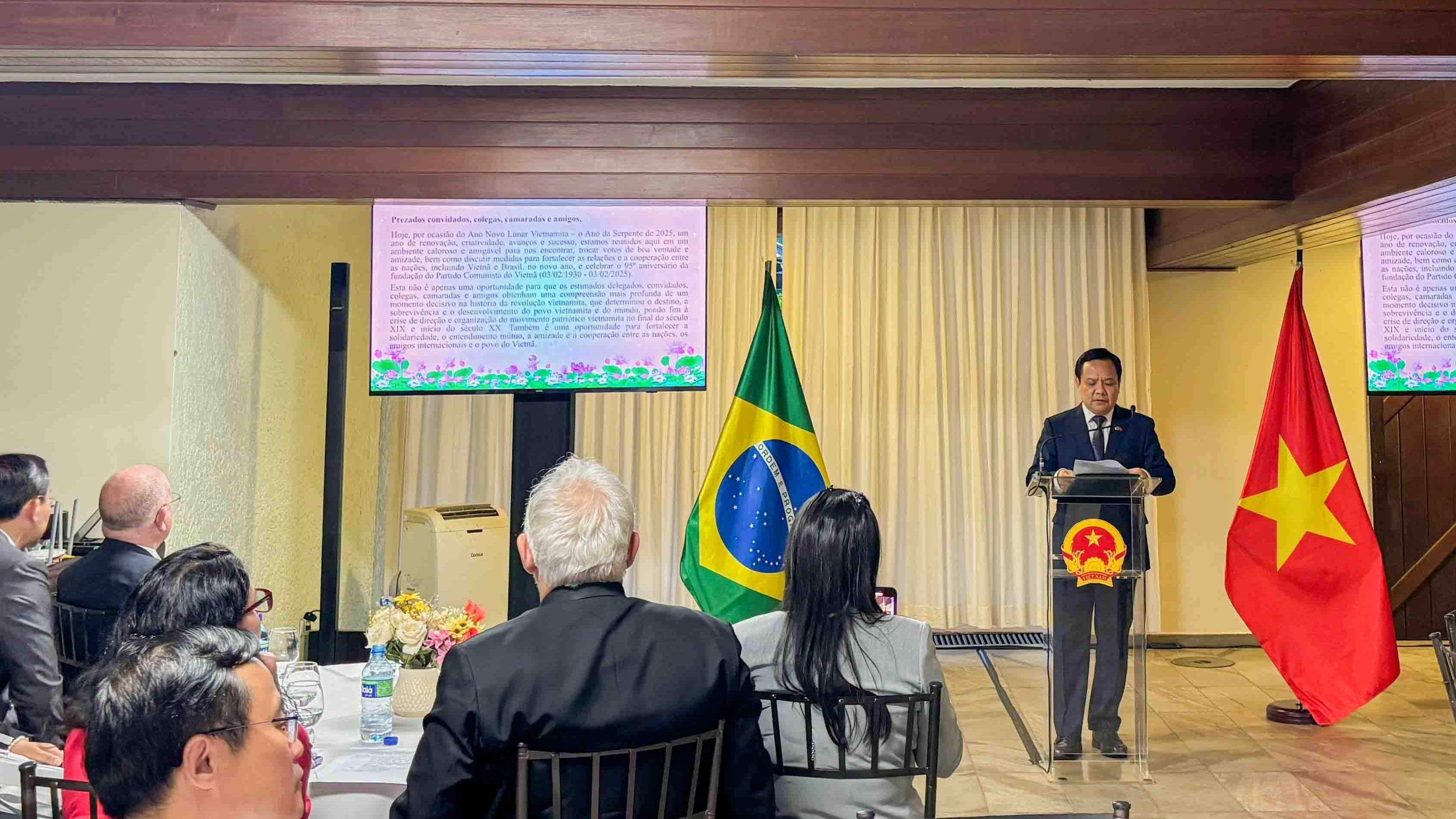 Gặp gỡ hữu nghị đầu Xuân và kỷ niệm 95 năm thành lập Đảng Cộng sản Việt Nam tại Brazil