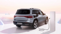 Triệu hồi hơn 7.300 xe SUV điện Mercedes-Benz EQB tại Mỹ do lỗi pin