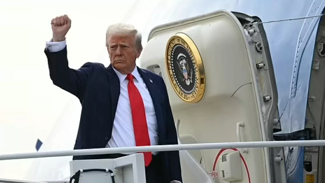 Tổng thống Trump nói sẽ không trục xuất Hoàng tử Anh Harry về nước Tổng thống Trump nói sẽ không trục xuất Hoàng tử Harry về nước