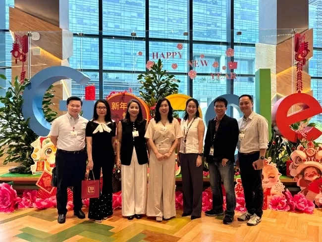 Thứ trưởng Ngoại giao gặp gỡ kiều bào là chuyên gia, trí thức, học giả người Việt Nam tại Singapore Thứ trưởng Ngoại giao gặp gỡ kiều bào là chuyên gia, trí thức, học giả người Việt Nam tại Singapore