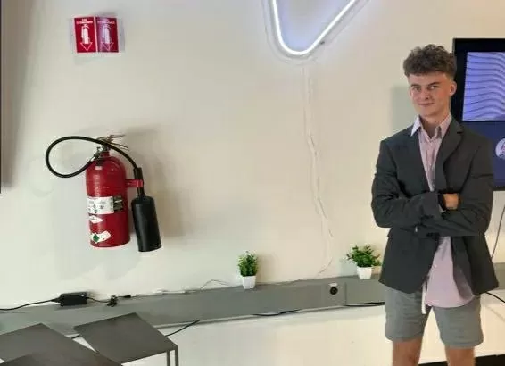 Nhân tài dưới trướng Elon Musk từng khoe khoang giữ quyền truy cập máy chủ của công ty cũ Nhân tài dưới trướng Elon Musk từng khoe khoang giữ quyền truy cập máy chủ của công ty cũ