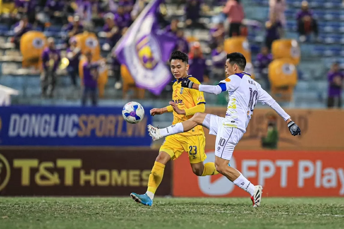 Văn Quyết lập cú đúp, CLB Hà Nội thắng đẹp Sông Lam Nghệ An Văn Quyết lập cú đúp, CLB Hà Nội thắng đẹp Sông Lam Nghệ An