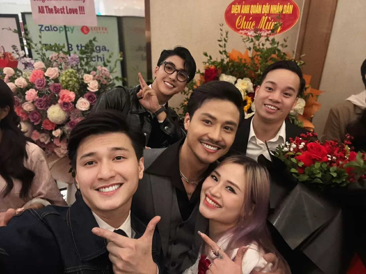 Sao Việt Sao Việt