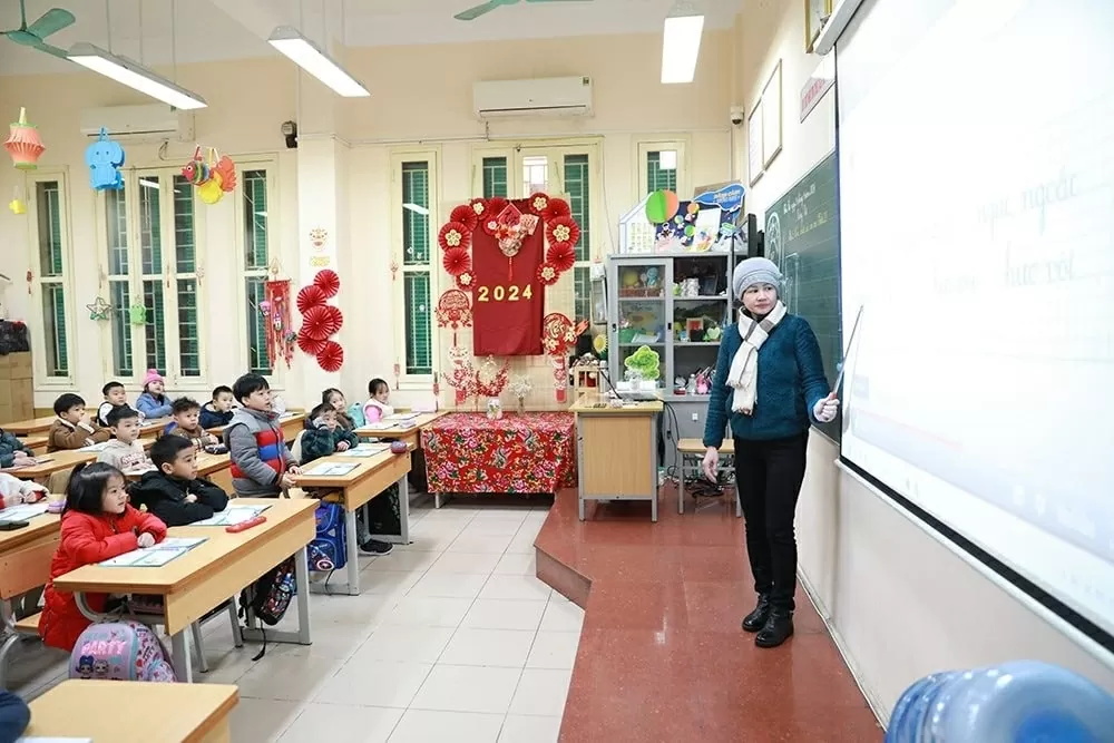 Hà Nội: Học sinh mầm non, tiểu học được nghỉ học khi nhiệt độ ngoài trời dưới 10°C Hà Nội: Học sinh mầm non, tiểu học được nghỉ học khi nhiệt độ ngoài trời dưới 10°C