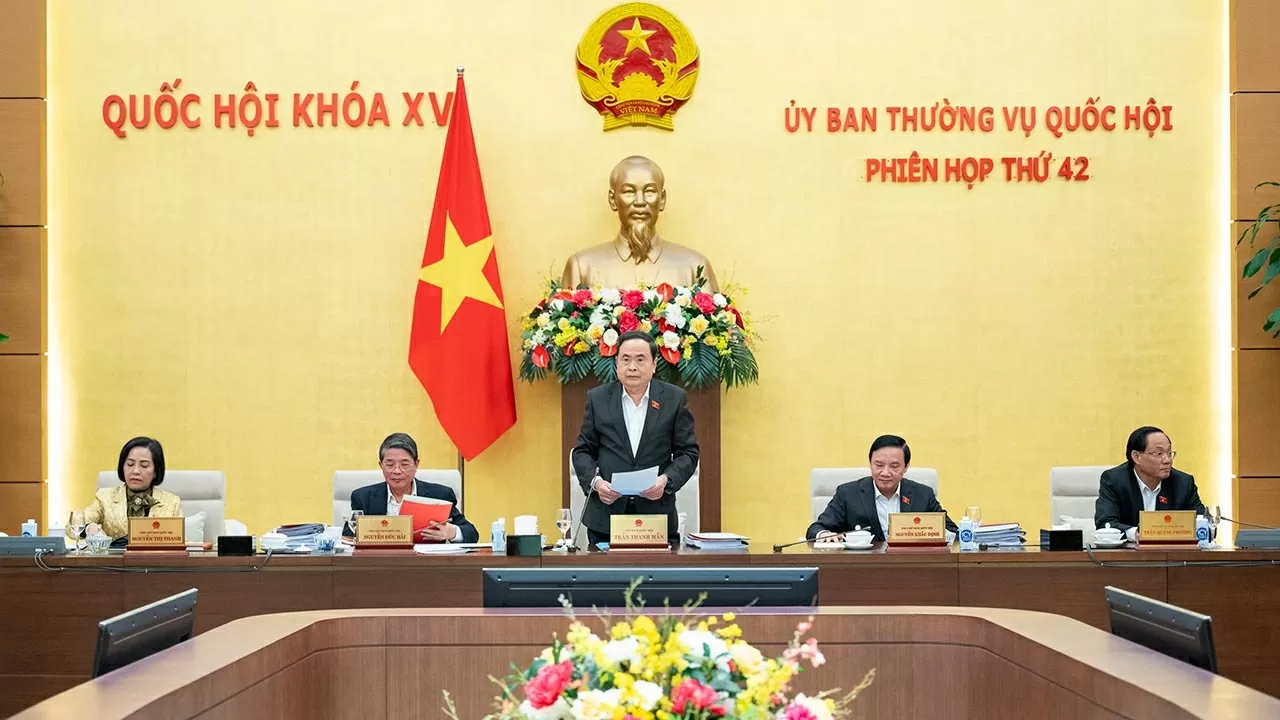 Chủ tịch Quốc hội Trần Thanh Mẫn phát biểu bế mạc Chuẩn bị tốt nhất cho Kỳ họp bất thường lần thứ 9, trọng tâm là phục vụ, sắp xếp, tinh gọn tổ chức bộ máy Chủ tịch Quốc hội Trần Thanh Mẫn phát biểu bế mạc Chuẩn bị tốt nhất cho Kỳ họp bất thường lần thứ 9, trọng tâm là phục vụ, sắp xếp, tinh gọn tổ chức bộ máy