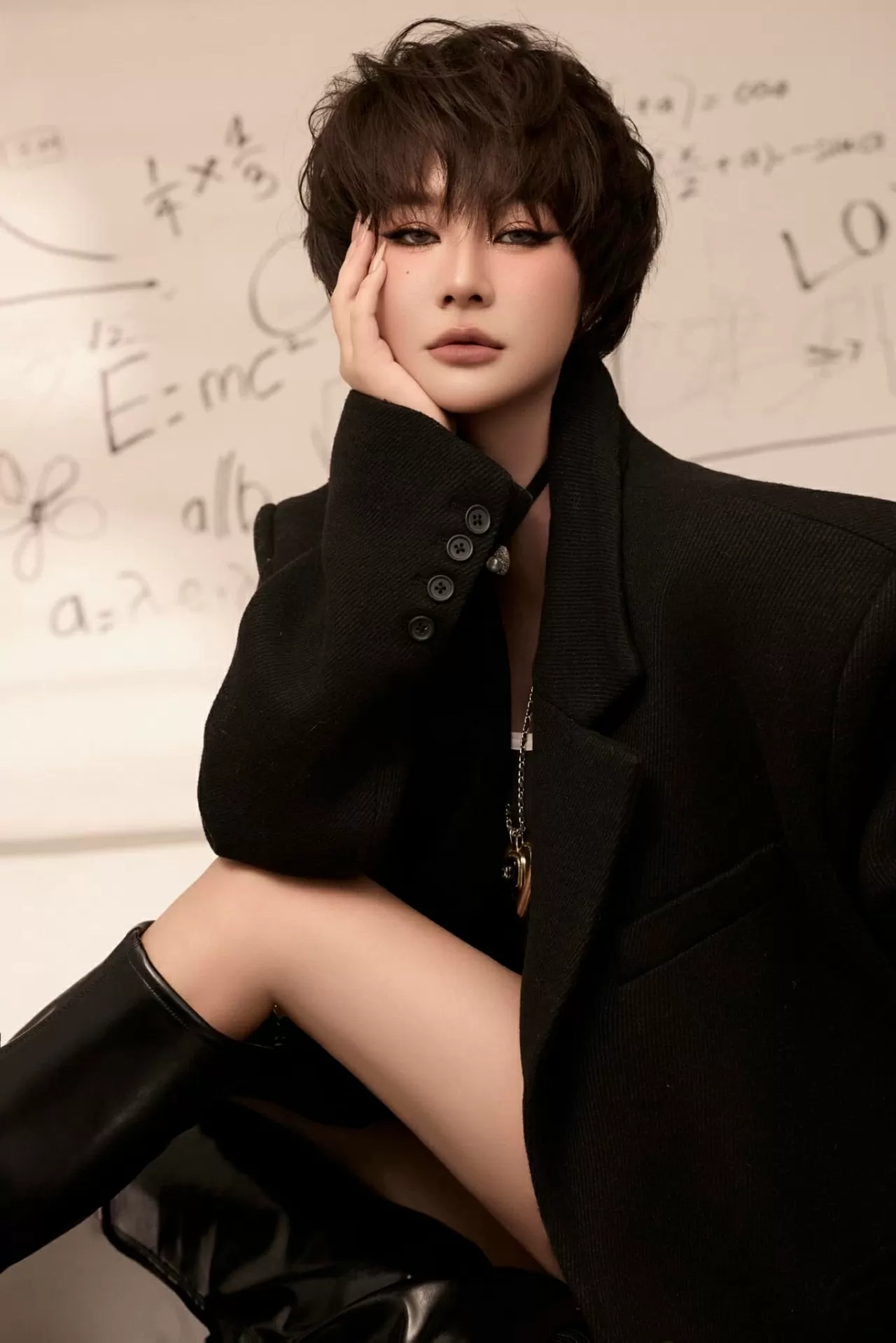 Nhan sắc cô Liễu - Hoàng Kim Ngọc phim Đèn âm hồn hot nhất rạp Việt Nhan sắc cô Liễu - Hoàng Kim Ngọc phim Đèn âm hồn hot nhất rạp Việt