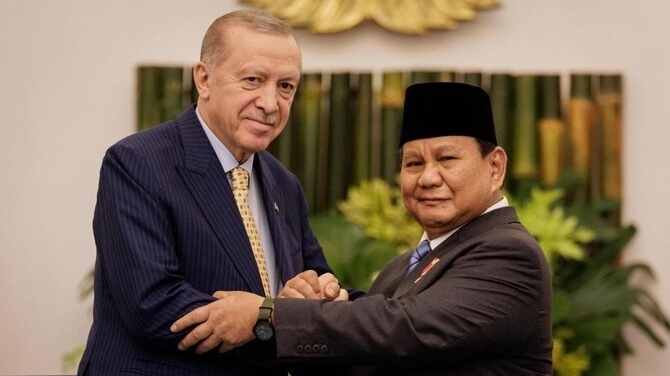 Điểm tin thế giới sáng 13/2: Cựu cố vấn Tổng thống Mỹ nhận tội lừa đảo, Georgia chỉ trích USAID, IS đánh bom liều chết ở Afghanistan