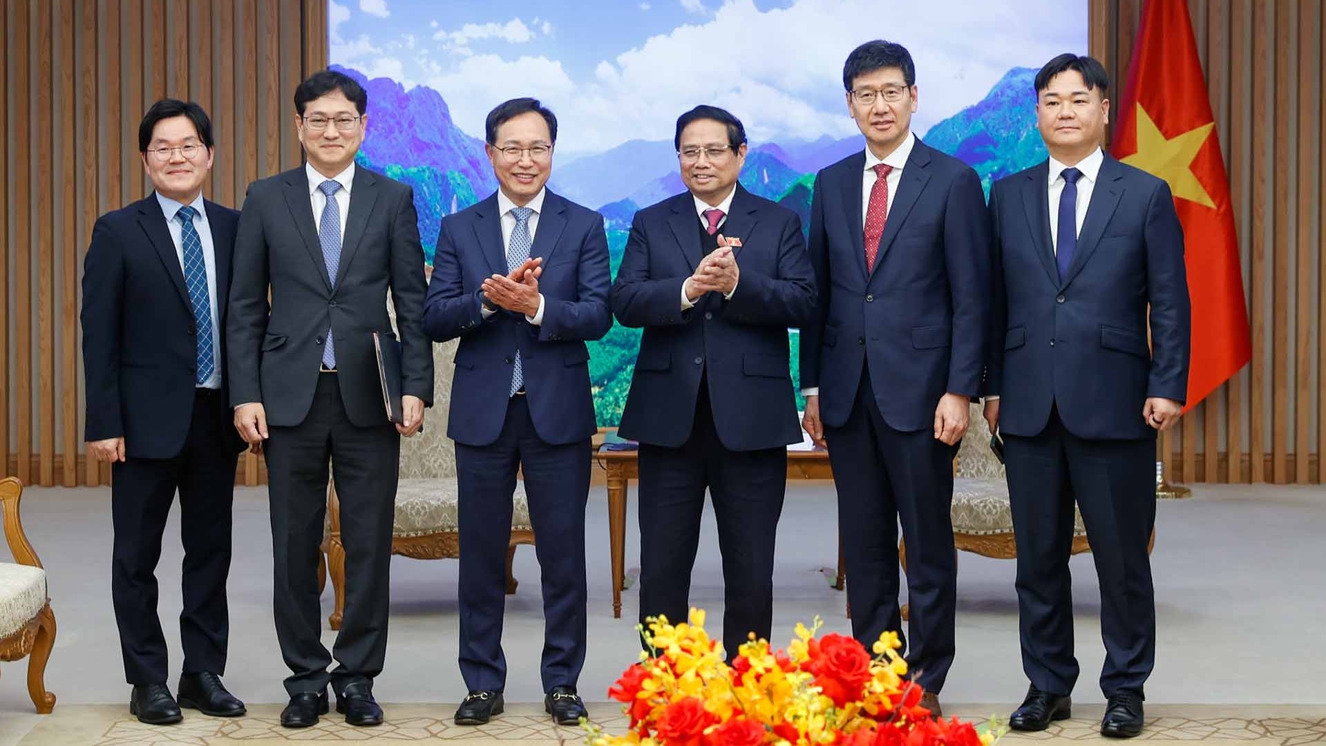 Thủ tướng Phạm Minh Chính tiếp Tổng giám đốc Samsung Việt Nam