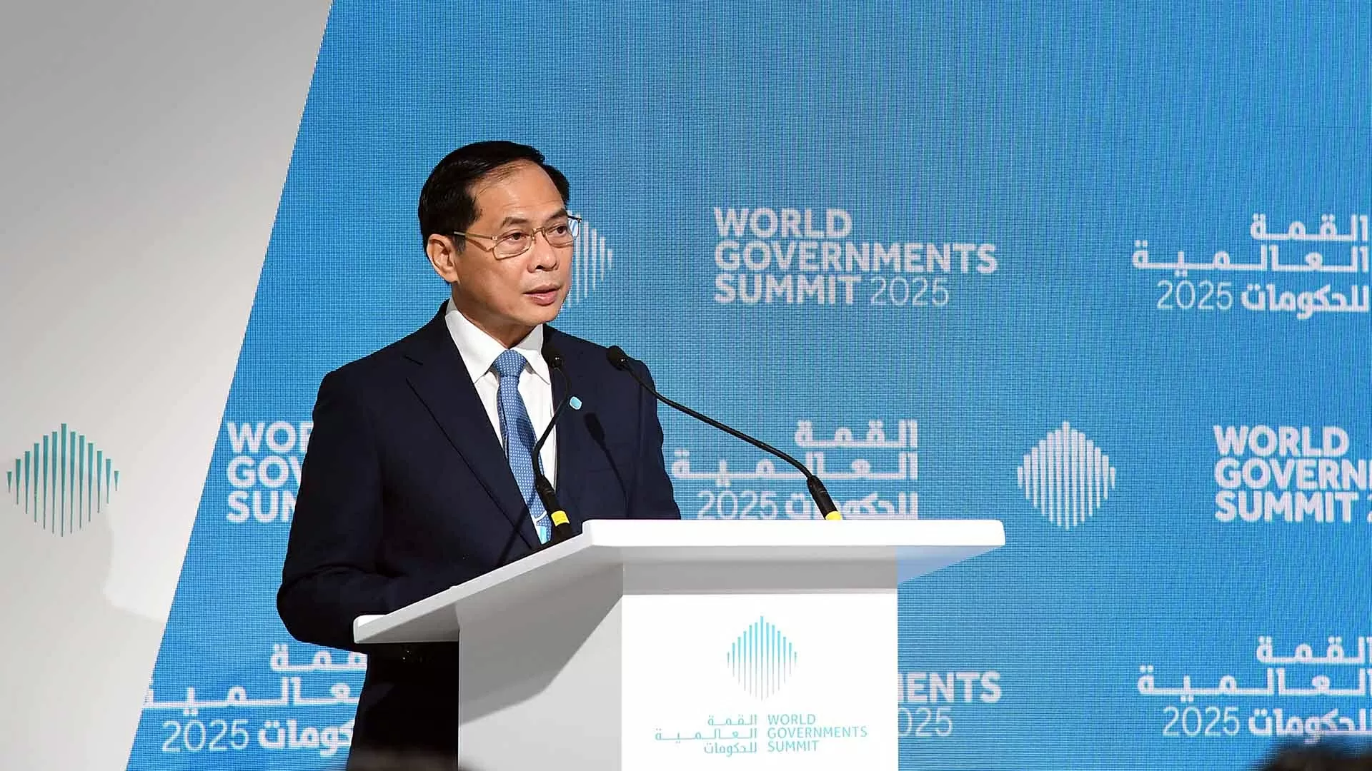 Phó Thủ tướng Bùi Thanh Sơn tham dự và phát biểu tại Hội nghị thượng đỉnh Chính phủ Thế giới 2025 Phó Thủ tướng Bùi Thanh Sơn tham dự và phát biểu tại Hội nghị thượng đỉnh Chính phủ Thế giới 2025