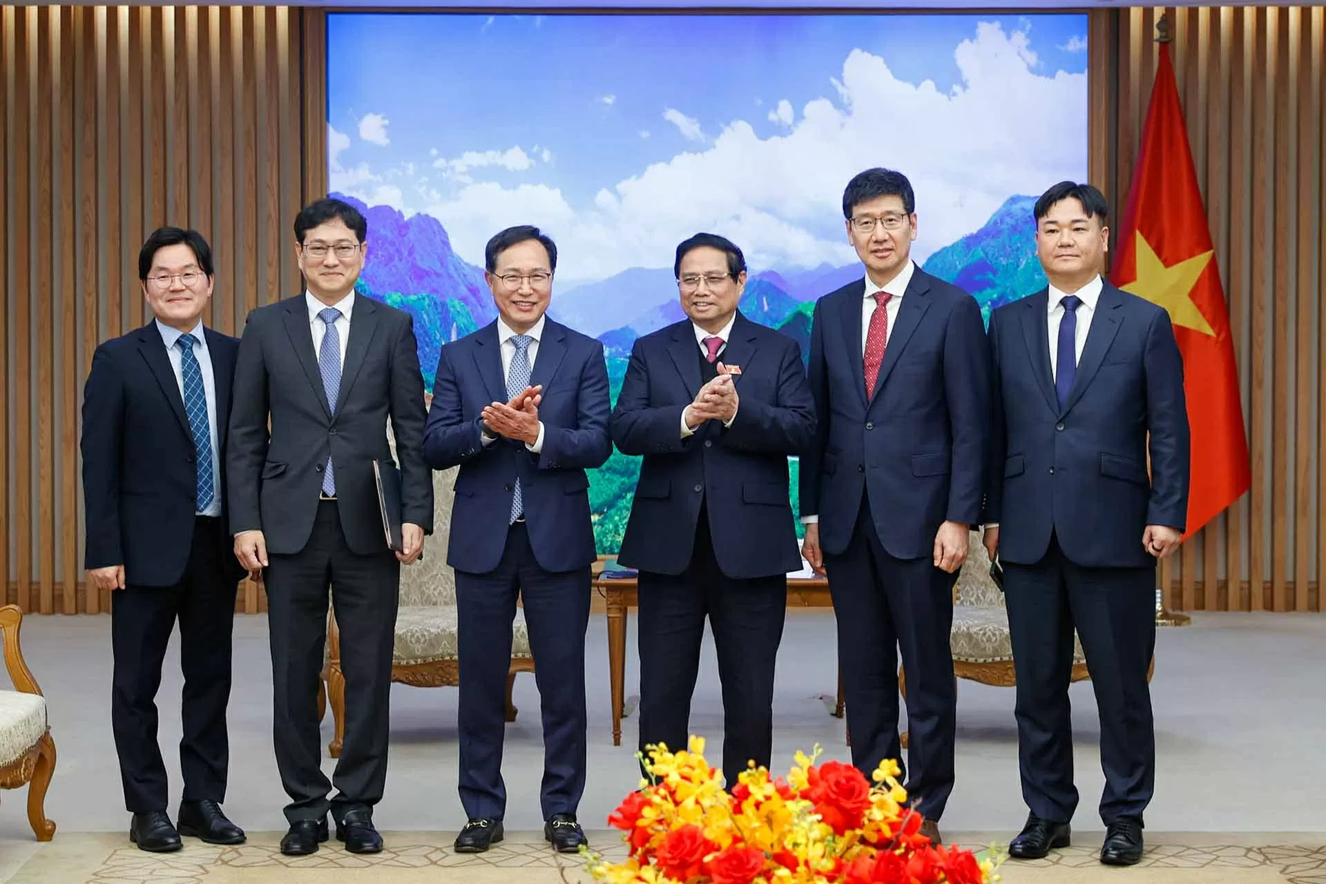 Thủ tướng Phạm Minh Chính tiếp Tổng giám đốc Samsung Việt Nam