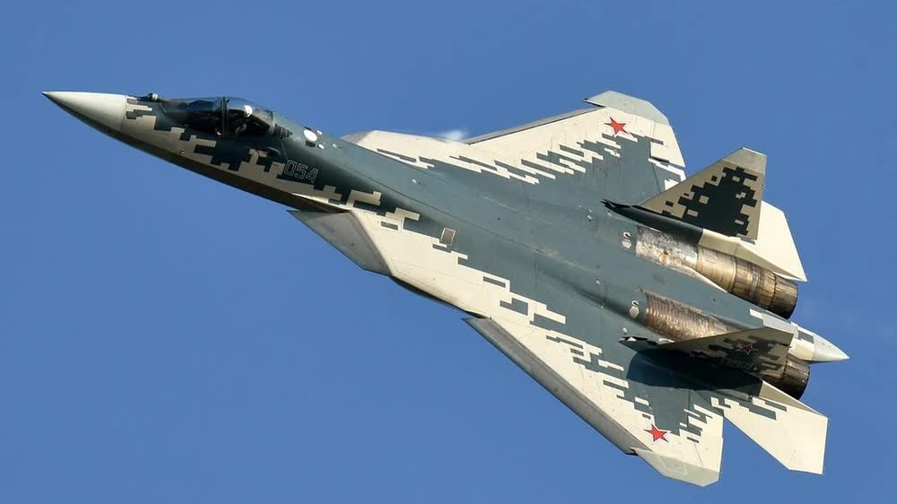 Máy bay chiến đấu tàng hình 'khủng' Su-57 và vị khách hàng quốc tế đầu tiên