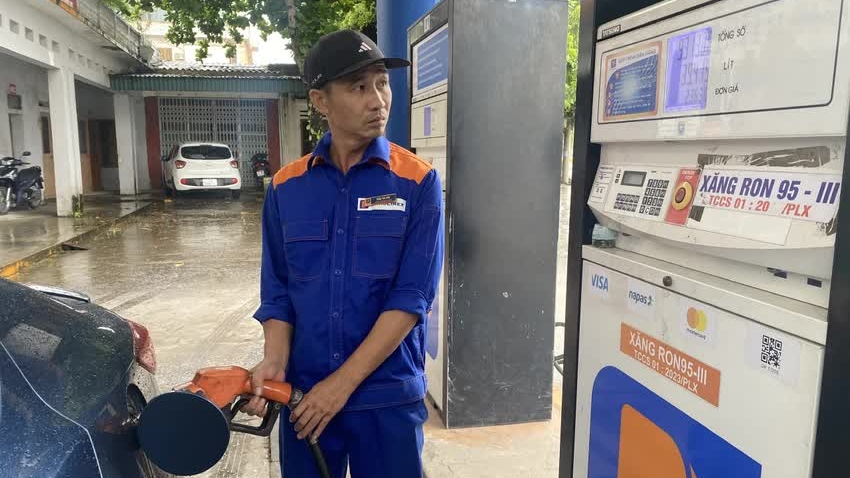 Giá xăng dầu hôm nay 6/5: Thế giới biến động trái chiều; trong nước đồng loạt giảm