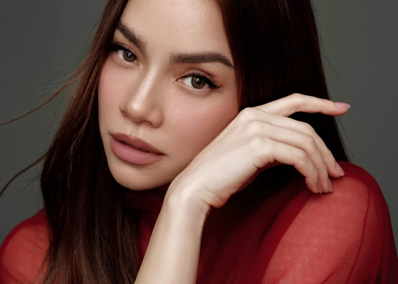 Thần thái đỉnh cao của Hồ Ngọc Hà