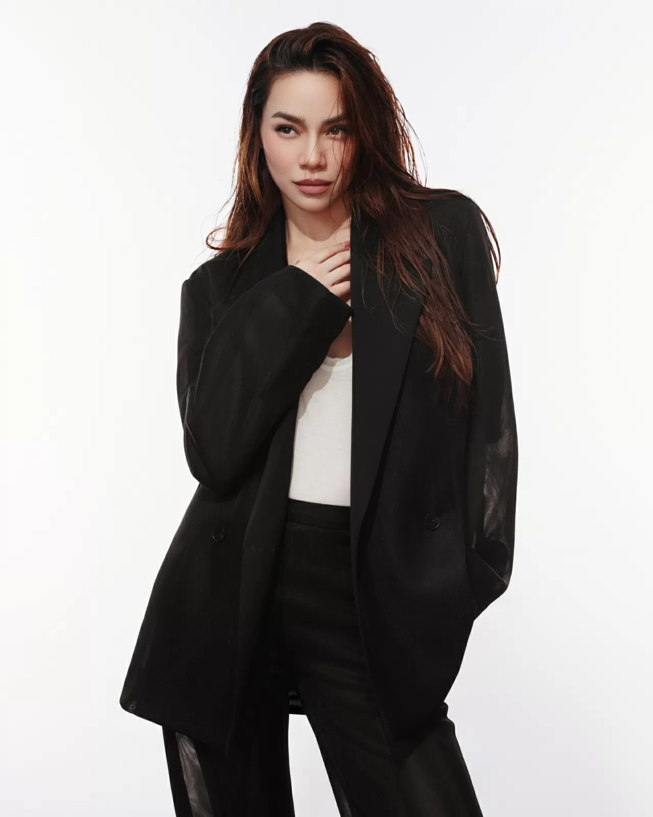 Thần thái đỉnh cao của Hồ Ngọc Hà