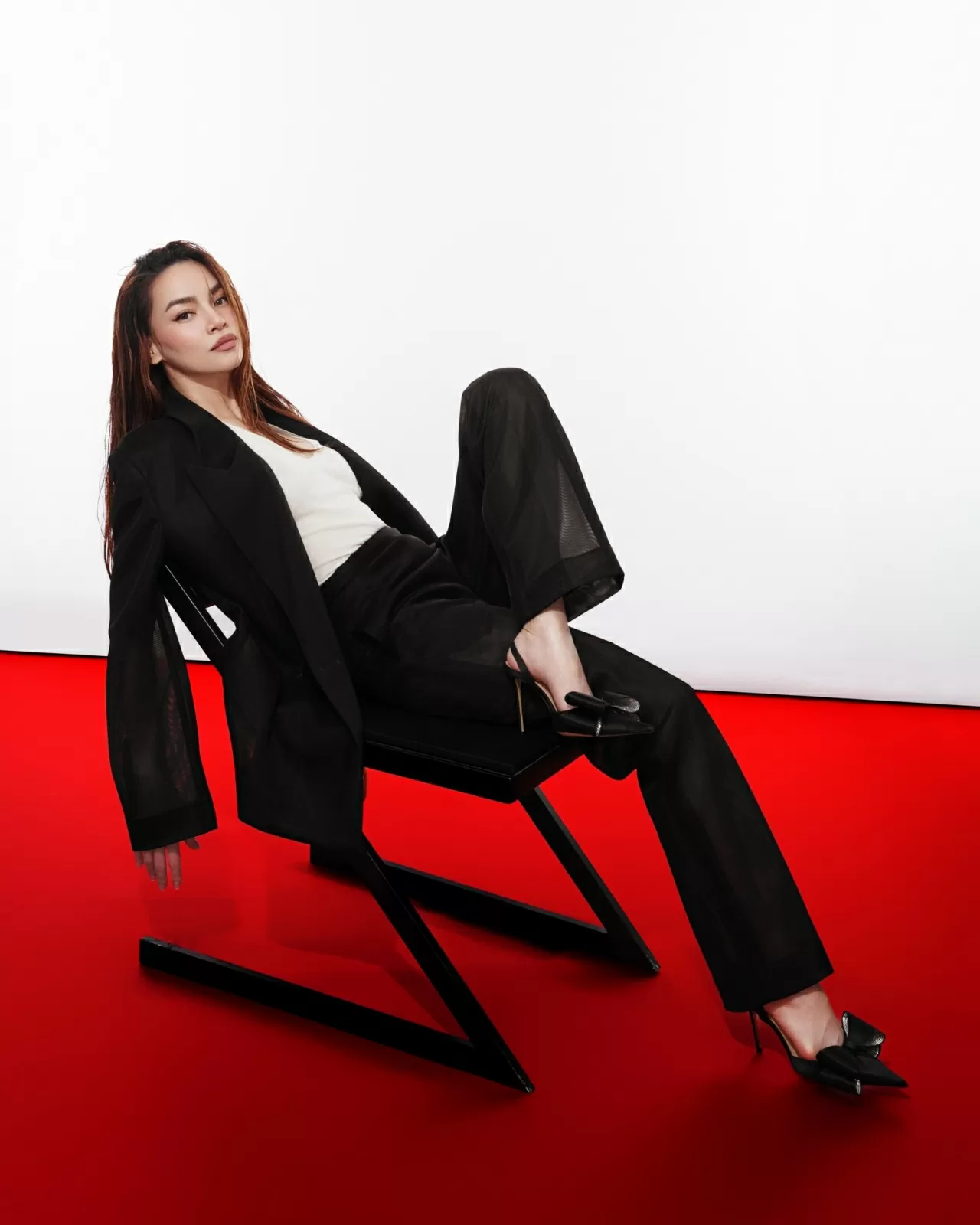 Thần thái đỉnh cao của Hồ Ngọc Hà