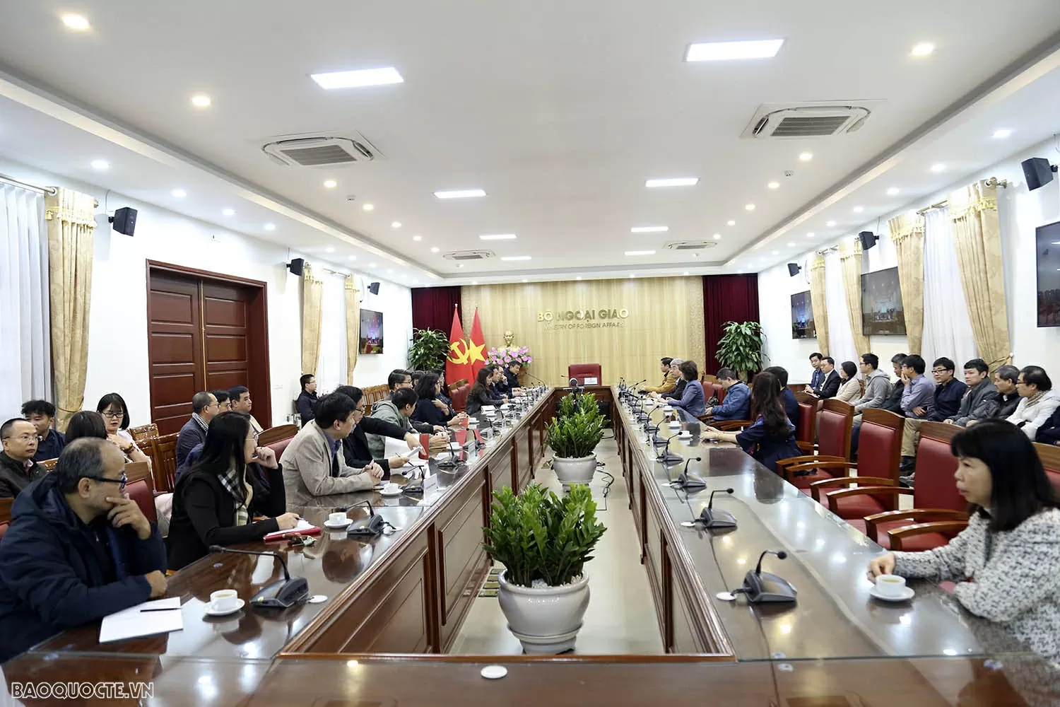 Bộ Ngoại giao tổ chức Hội nghị Thông báo nhanh kết quả Hội nghị Ban Chấp hành Trung ương Đảng khóa XIII Bộ Ngoại giao tổ chức Hội nghị Thông báo nhanh kết quả Hội nghị Ban Chấp hành Trung ương Đảng khóa XIII