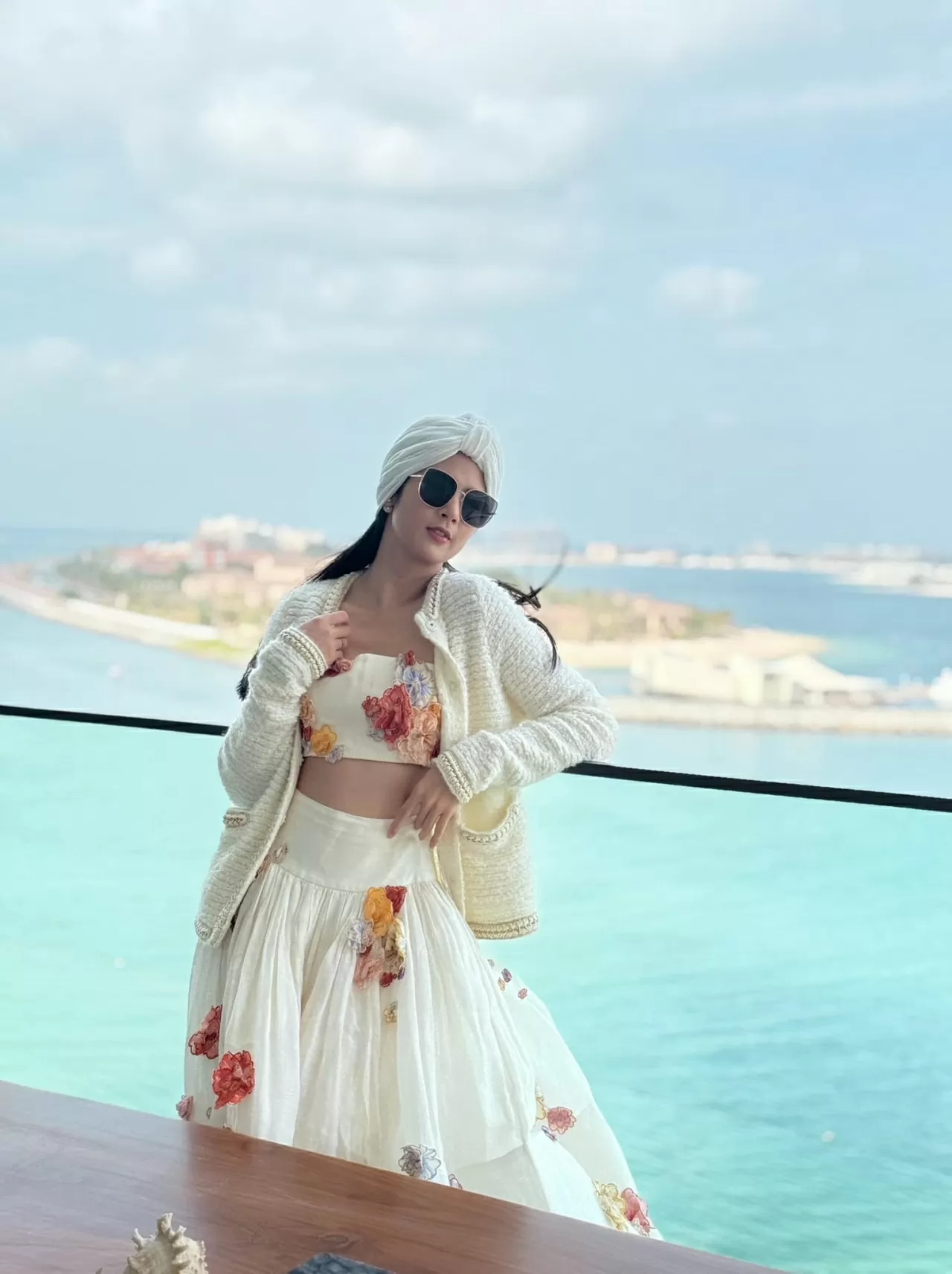 Sao Việt: Hoa hậu Ngọc Hân gây ấn tượng với phong cách thời trang khi đi du lịch Sao Việt: Hoa hậu Ngọc Hân gây ấn tượng với phong cách thời trang khi đi du lịch