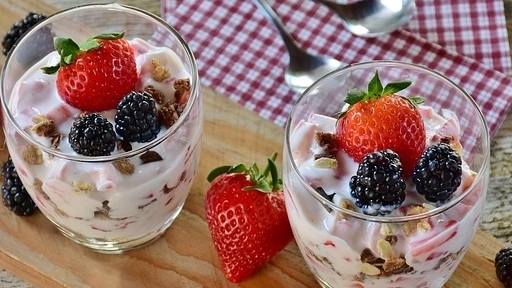 5 lợi ích sức khỏe của sữa chua và những lưu ý cần thiết