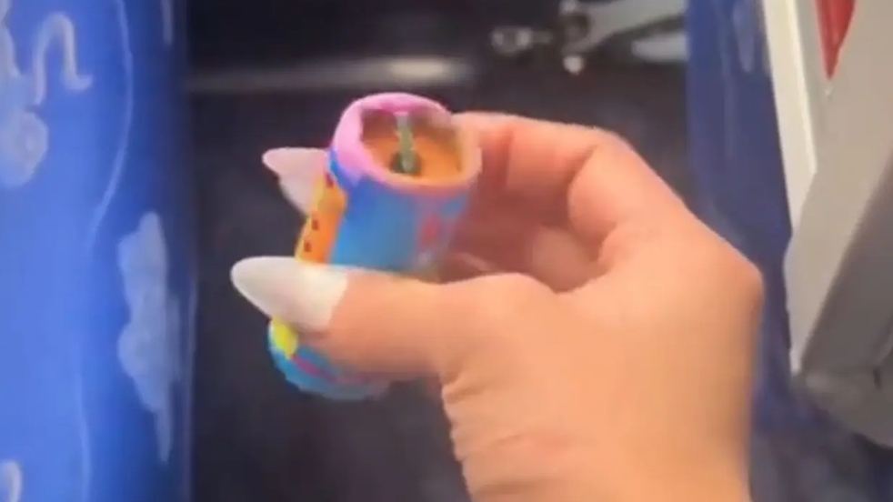 Phát hiện pháo nổ trên ghế hành khách chuyến bay của một hãng hàng không Trung Quốc