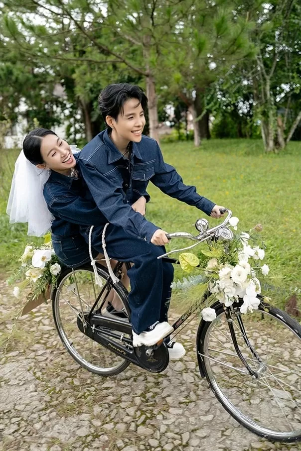 Những khoảnh khắc ngọt ngào trong album ảnh cưới ca sĩ Vũ Cát Tường Những khoảnh khắc ngọt ngào trong album ảnh cưới ca sĩ Vũ Cát Tường