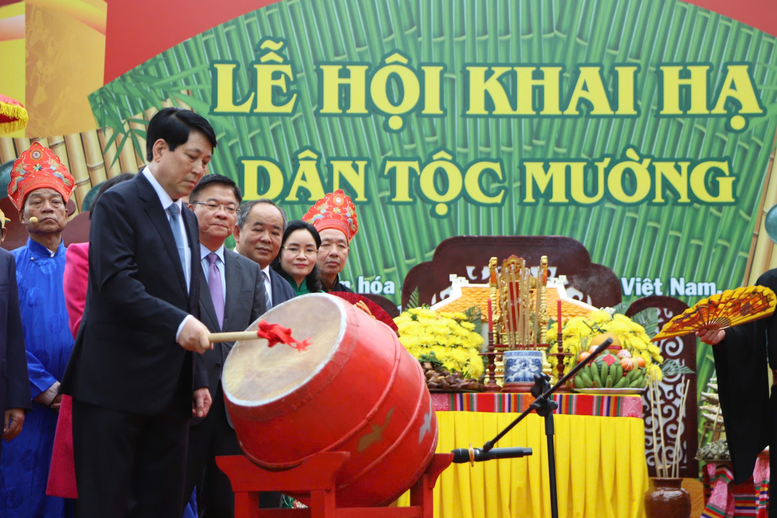 Sắc Xuân trên mọi miền Tổ quốc năm 2025: Khám phá vẻ đẹp đa sắc của văn hoá Việt Nam