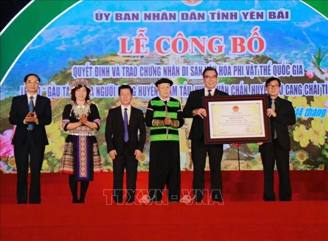 Độc đáo lễ hội lớn nhất của đồng bào Mông tại huyện vùng cao Trạm Tấu, Yên Bái Gầu Tào - lễ hội đặc sắc của đồng bào Mông