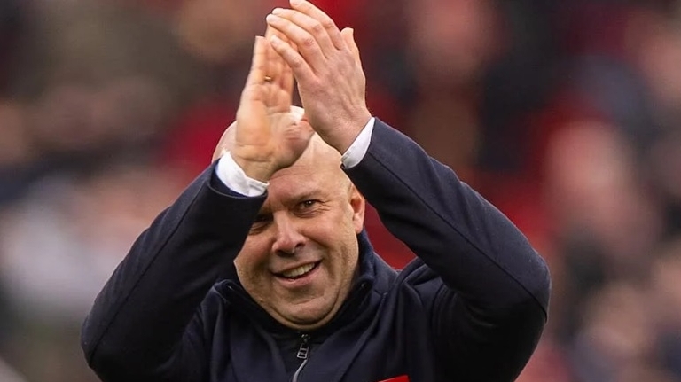 HLV Arne Slot chỉ kém HLV Mourinho sau 25 trận Ngoại hạng Anh đầu tiên