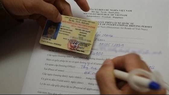 Năm 2025, giấy phép lái xe hạng B1, B2 được cấp đổi sang giấy phép lái xe hạng gì?