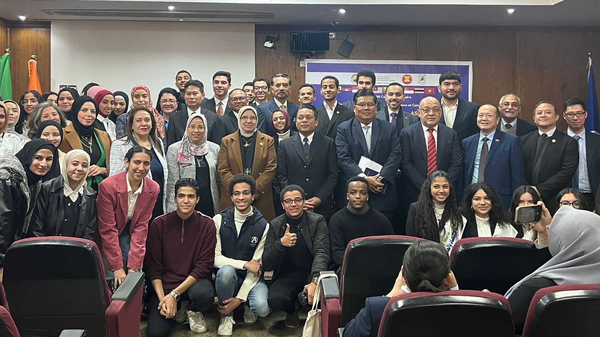 Đại sứ các nước ASEAN tại Ai Cập giao lưu với sinh viên Đại học Cairo