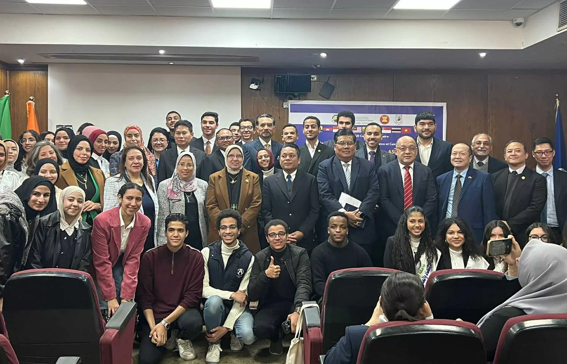 Đại sứ các nước ASEAN tại Ai Cập giao lưu với sinh viên Đại học Cairo Đại sứ các nước ASEAN tại Ai Cập giao lưu với sinh viên Đại học Cairo