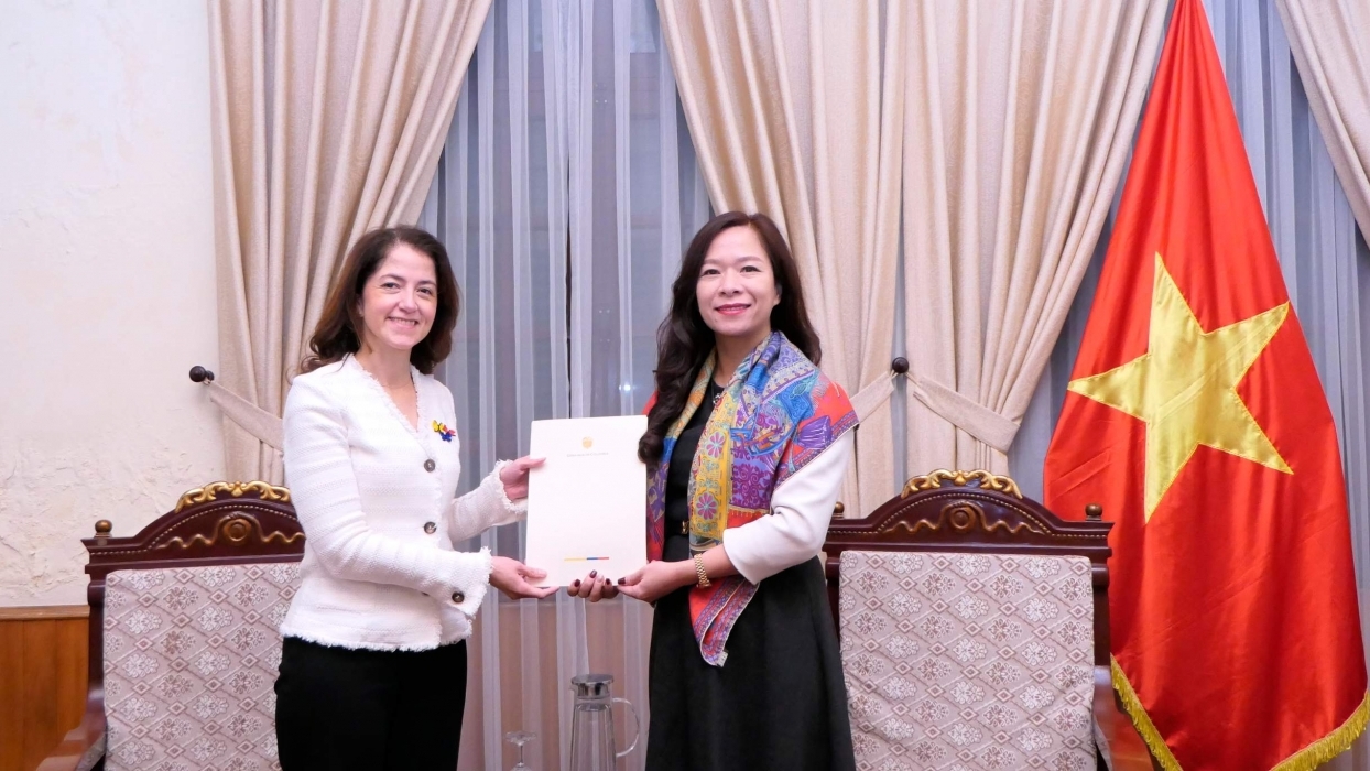 Bộ Ngoại giao tiếp nhận bản sao Quốc thư bổ nhiệm Đại sứ Colombia tại Việt Nam