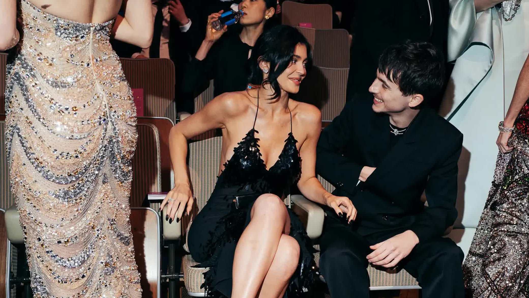 Những khoảnh khắc hậu trường ấn tượng tại lễ trao giải BAFTA 2025