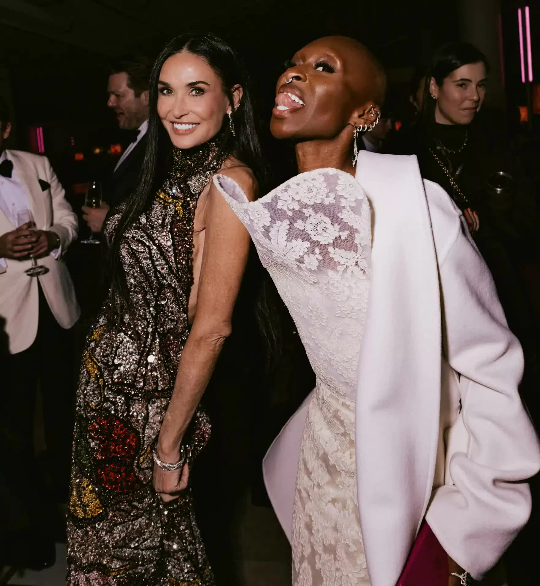 Những khoảnh khắc hậu trường và tiệc tùng ấn tượng tại lễ trao giải Baftas 2025 Những khoảnh khắc hậu trường và tiệc tùng ấn tượng tại lễ trao giải Baftas 2025