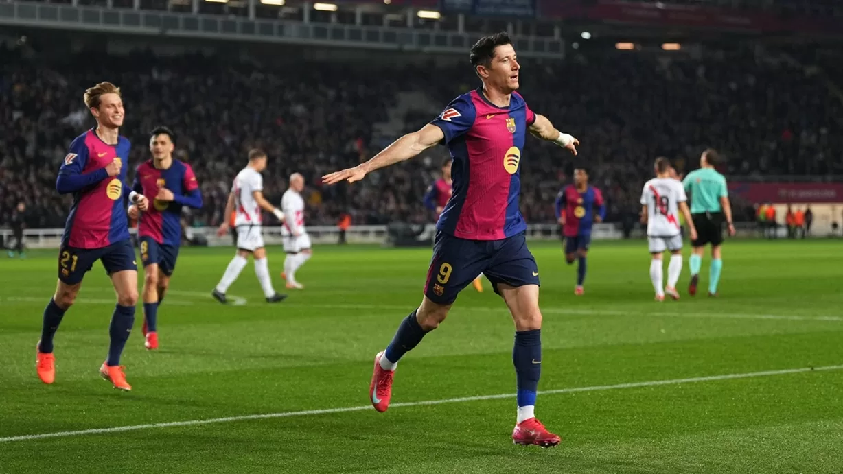 Ghi bàn liên tiếp, Lewandowski được Barcelona trọng thưởng Ghi bàn liên tiếp, Lewandowski được Barcelona trọng thưởng