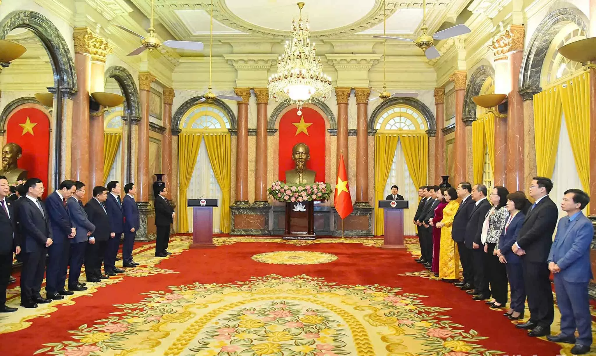 Chủ tịch nước Lương Cường trao quyết định bổ nhiệm Phó Thủ tướng và Bộ trưởng Chủ tịch nước Lương Cường trao quyết định bổ nhiệm Phó Thủ tướng và Bộ trưởng