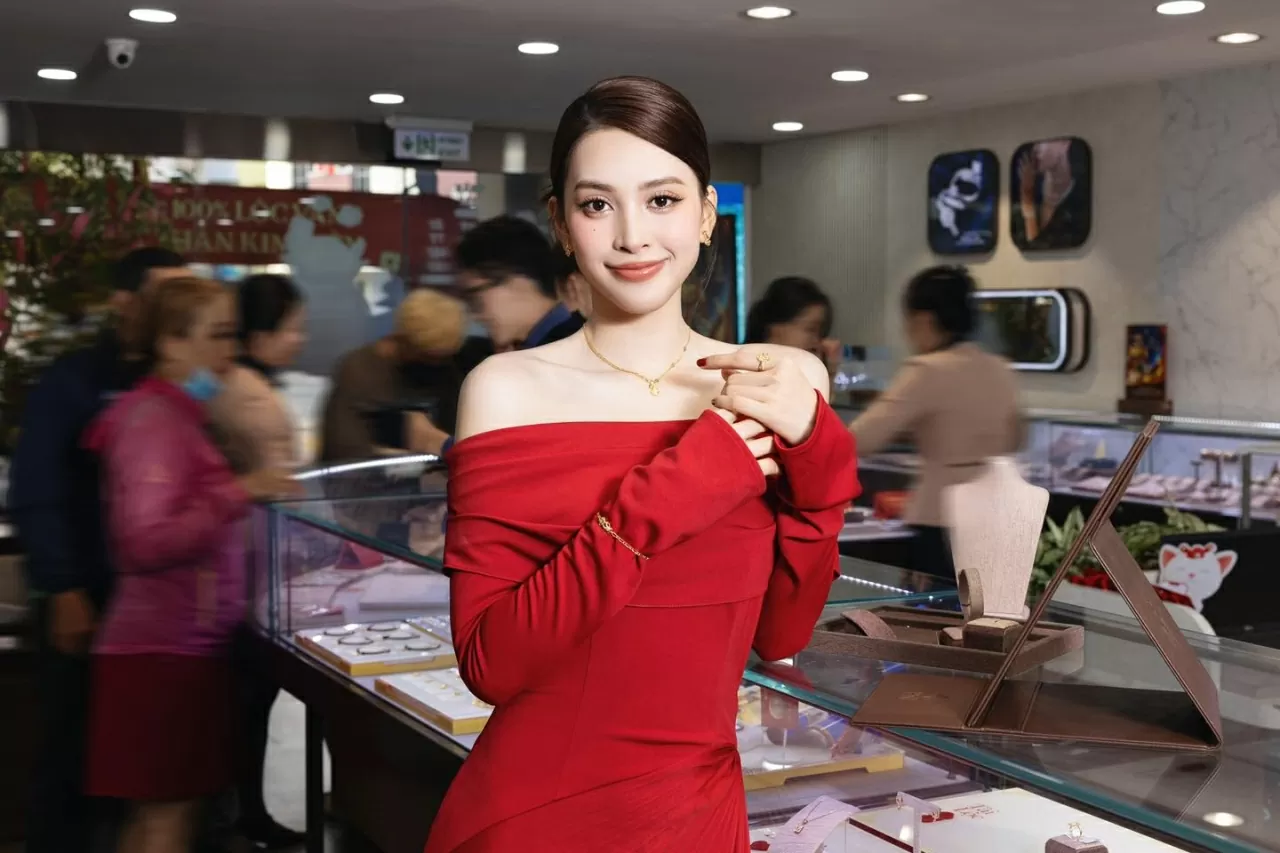 Hoa hậu Trần Tiểu Vy