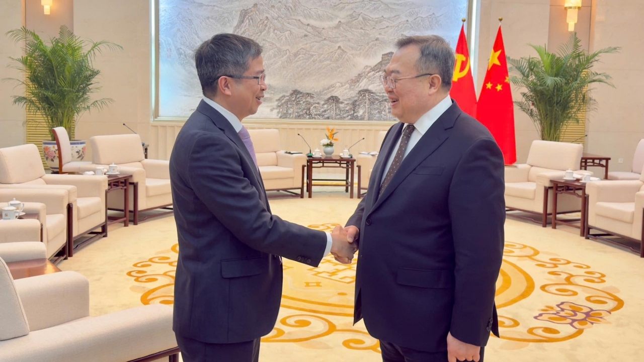 Phát huy vai trò định hướng chiến lược của quan hệ kênh Đảng giữa Việt Nam và Trung Quốc