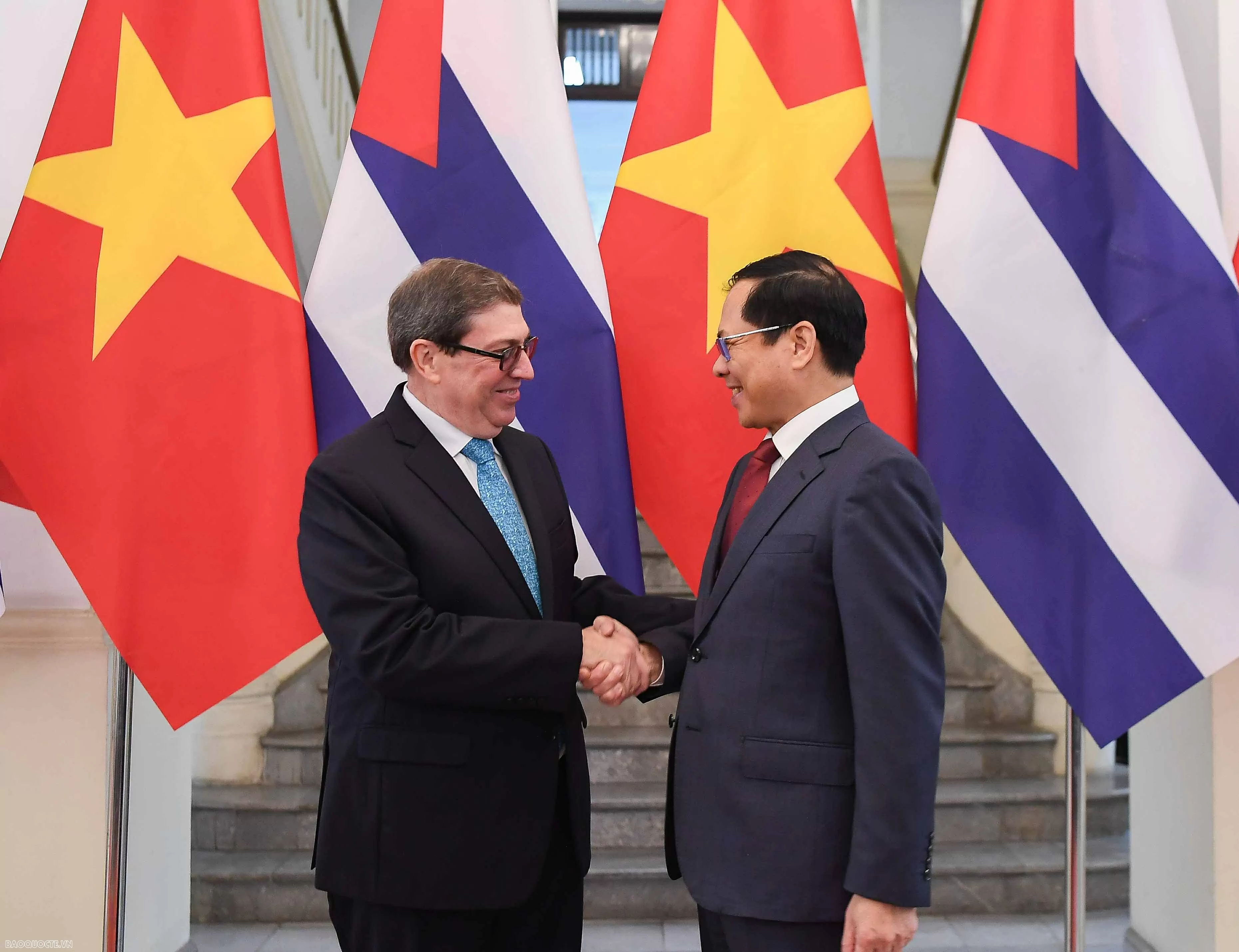 Phó Thủ tướng, Bộ trưởng Ngoại giao Bùi Thanh Sơn đón, hội đàm với Bộ trưởng Ngoại giao Cuba