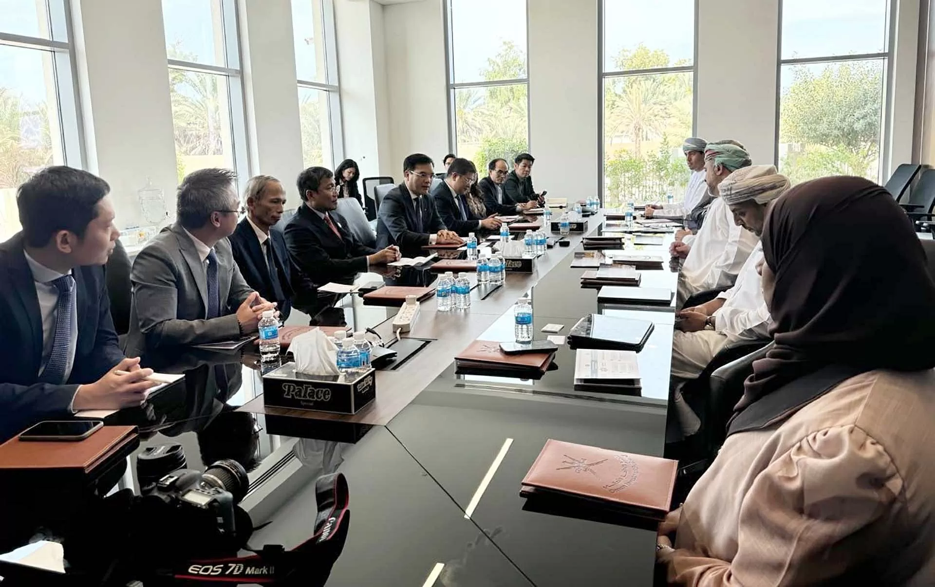 Thứ trưởng Thường trực Bộ Ngoại giao Nguyễn Minh Vũ dự Hội nghị Ấn Độ Dương lần thứ 8 tại Muscat, Oman Thứ trưởng Thường trực Bộ Ngoại giao Nguyễn Minh Vũ dự Hội nghị Ấn Độ Dương lần thứ 8 tại Muscat, Oman