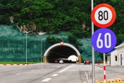 Những điều cấm kỵ khi lái xe trên cao tốc, lái mới nên biết