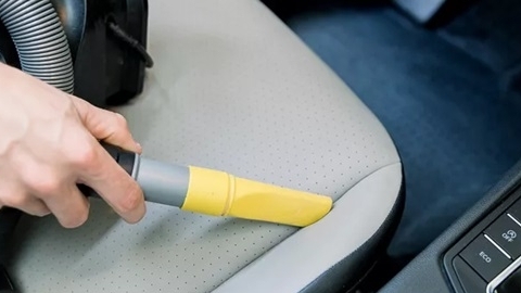 Biện pháp đơn giản loại bỏ nấm mốc trên xe ô tô những ngày nồm ẩm