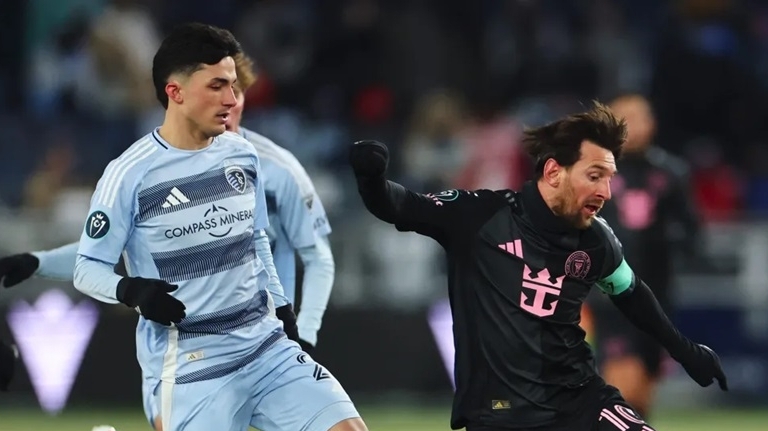 Messi ghi bàn dưới thời tiết âm 17 độ C