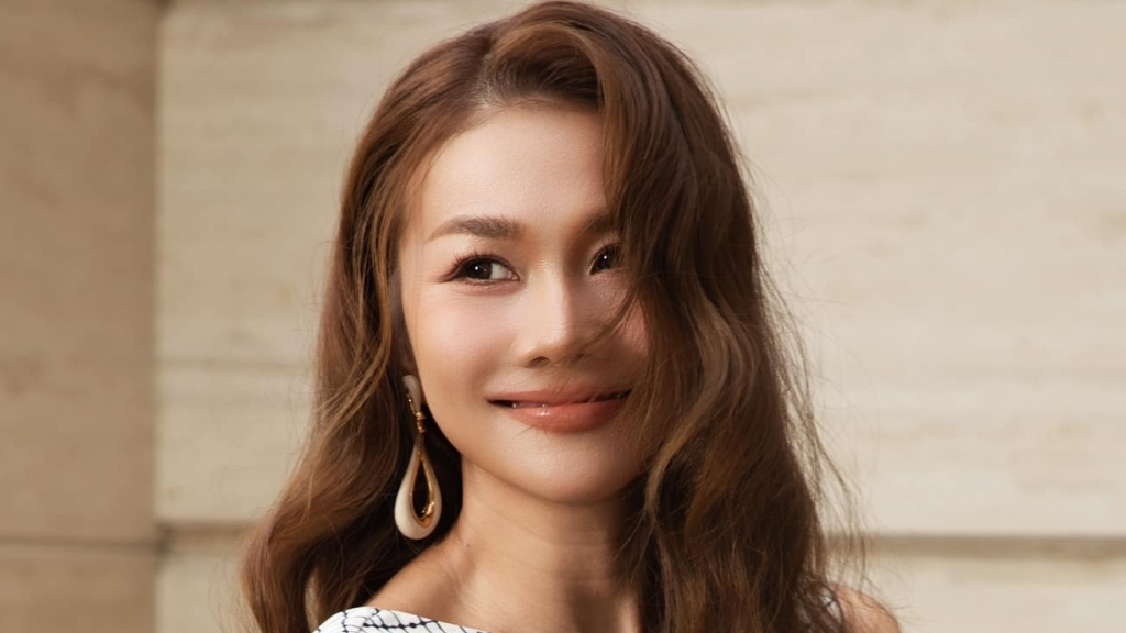 Siêu mẫu Thanh Hằng mặc gì mà đẹp thế?