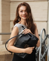 Siêu mẫu Thanh Hằng mặc gì mà đẹp thế? Siêu mẫu Thanh Hằng mặc gì mà đẹp thế?