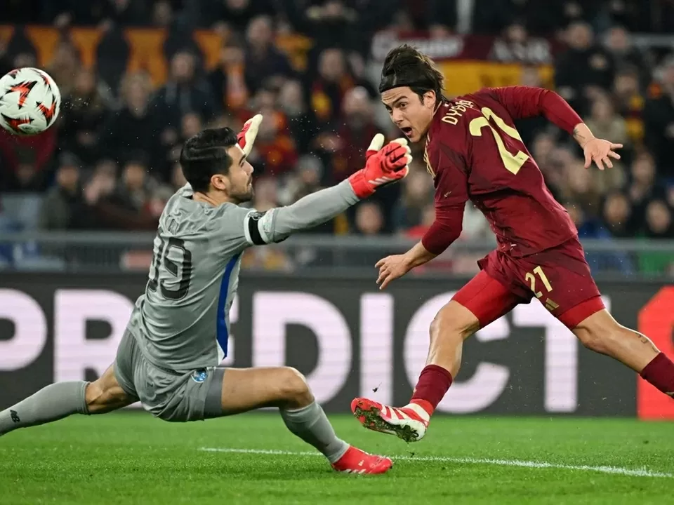 Europa League: Dybala đưa AS Roma vào vòng 1/8 Europa League: Dybala đưa AS Roma vào vòng 1/8