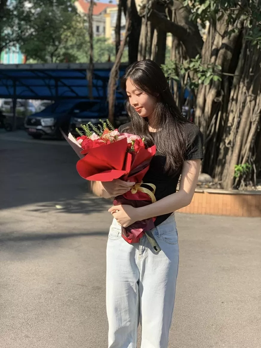 VĐV bóng chuyền nữ 17 tuổi