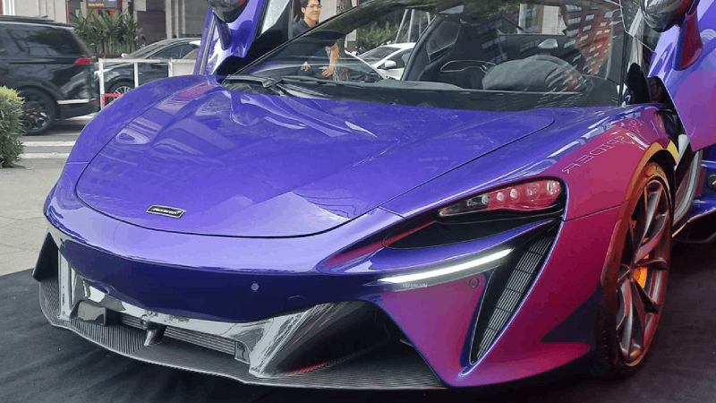 McLaren Artura Spider xuất hiện ấn tượng trên đường phố Việt Nam McLaren Artura Spider xuất hiện ấn tượng trên đường phố Việt Nam