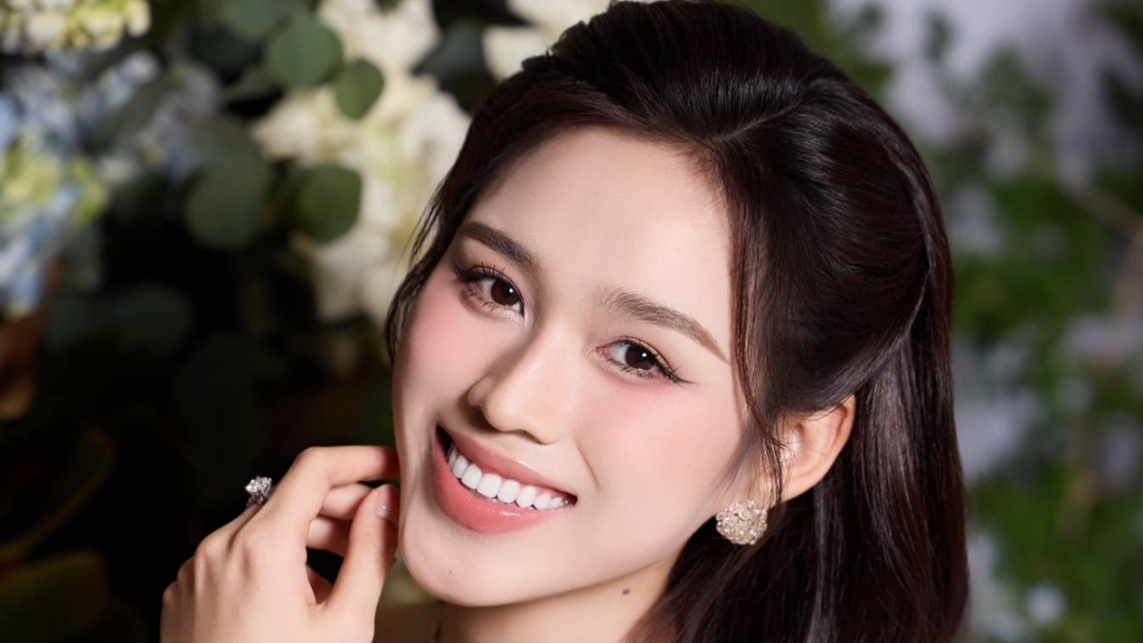 Hoa hậu Đỗ Thị Hà đăng ảnh mặc váy cưới