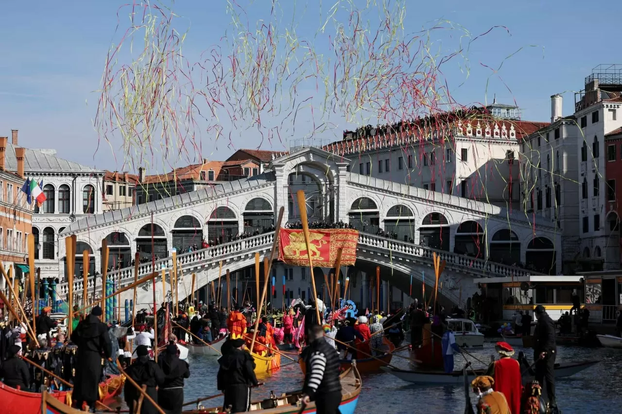 Italy: Rực rỡ lễ hội Carnival ở Venice Italy: Rực rỡ lễ hội Carnival ở Venice