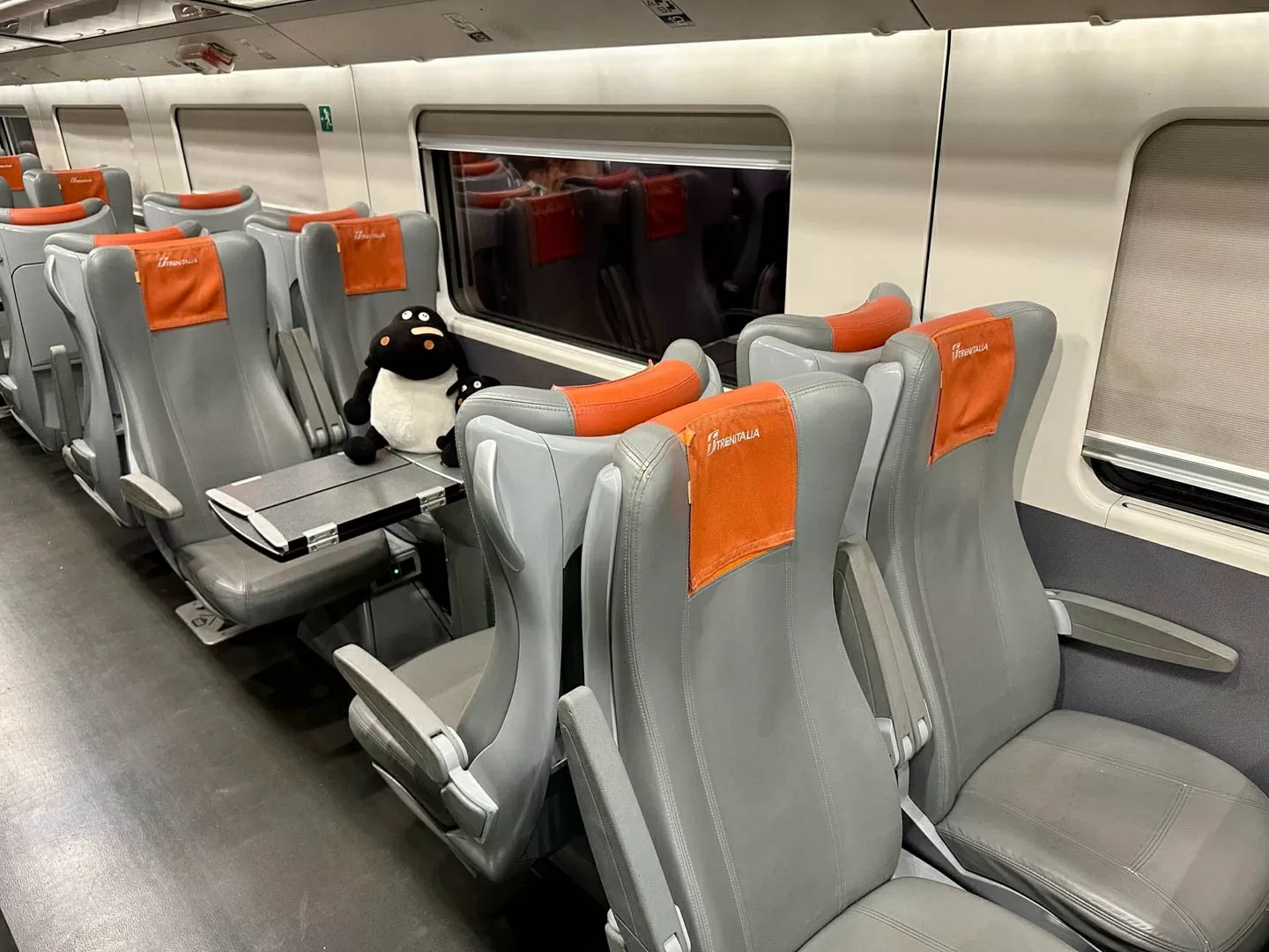 Khoang hạng thường của tàu cao tốc, Italy Ảnh: Lý Dật Thụ Khoang hạng thường của tàu cao tốc, Italy Ảnh: Lý Dật Thụ